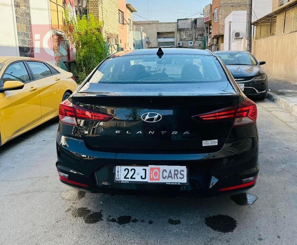 هیوندای ئەلەنترا